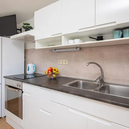 La Playa Beach Apartment Omis Exterior photo