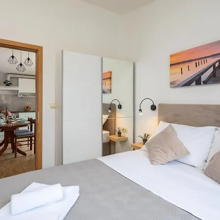 La Playa Beach Apartment Omis Exterior photo